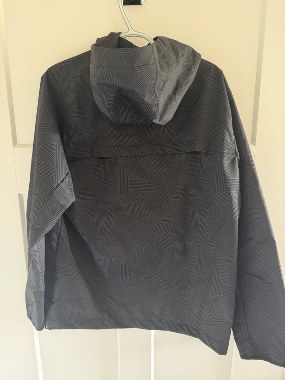 Nike Black Geometric Half-Zip Windbreaker Anorak - Picture 3 of 3
